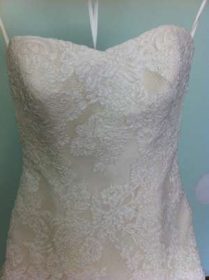 Vand rochie mireasa La Sposa Detalle