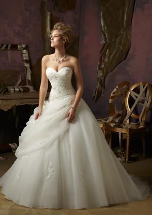 Giulietta Bridal inchiriza rochii de mireasa ale celor mai renumite branduri