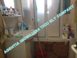 Vindem apartament in Navodari {12}