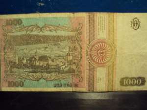 vand bancnote vechi de::: 1000 lei din 1991    si de 5000 de lei din 1993