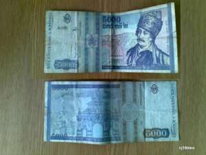 vand bancnote vechi de::: 1000 lei din 1991    si de 5000 de lei din 1993