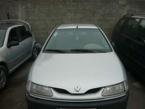 Dezmembrez Renault Laguna 1