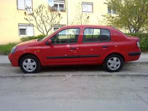 Dezmembrez Renault Clio 1.5 dci 2005