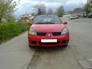 Dezmembrez Renault Clio 1.5 dci 2005