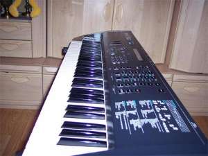 VIND YAMAHA V50, ROLAND G800. KORG X2, ALESIS QX49.KORG KONTROL49