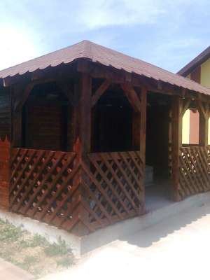 constructii case rosu