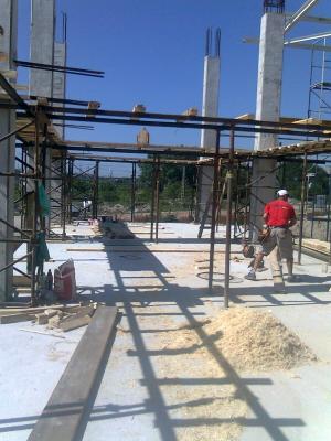 constructii case rosu