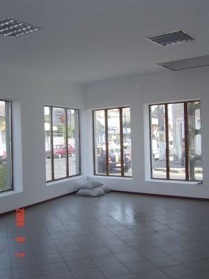 Vand spatiu comercial