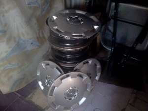vand jante tabla r15 cu 5 prezoane +capace originale audi