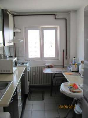 Vand apartament 2 camere zona Basarabia