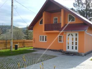 Casa noua 500 e /mp statiunea Izvorul Mures