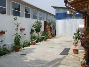 pl lux 2011 st=385mp,    garaj 56mp,     terasa....