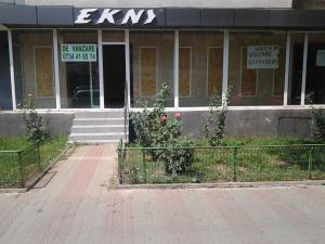 VIND SPATIU COMERCIAL STR PRIMAVERII BL GA 15 A zona zahana