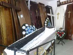 POMPE FUNEBRE SI MONUMENTE FUNERARE GRILAJE FELINARE CIMITIR.
INMORMANTARI CU TALONUL DE PENSIE