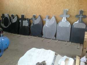 POMPE FUNEBRE SI MONUMENTE FUNERARE GRILAJE FELINARE CIMITIR.
INMORMANTARI CU TALONUL DE PENSIE