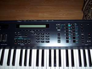 Vand Yamaha V50, ROLAND G-800 .KORG KONTROL49.ALESIS QX49