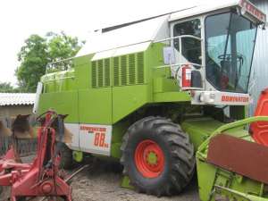 Vand combina Class Dominator ,  model 88SL,  anul 1989,  3500 ore