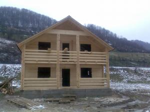 CONSTRUIM CASE LA ROSU SAU  LA CHEIE