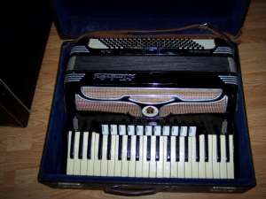 Vand Roland G800, YAMAHA V50, ALESIS QX49.KORG KONTROL49.ZIPURI PENTRU ROLAND