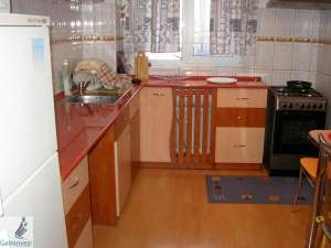 Se vinde apartament 3 camere lux,    Oradea,    z. Dacia (intersectia cu b-l Decebal),    aproape de