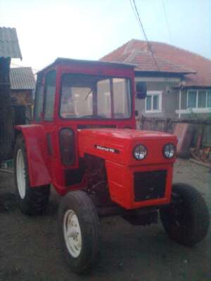 tractor u445 cu cabina,  1990
