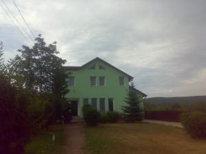 CONSTRUIM CASE LA ROSU SAU  LA CHEIE