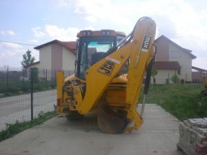 Buldoexcavator JCB 3X4 - APROPE NOU !!