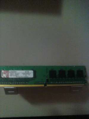 RAM DDR2 2GB (2 buc.)+512(KingMax)