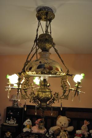 candelabru cu abajur si lumanari din bronz