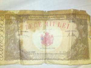 vand doua bancnote romanesti una din 1944 si una 1945