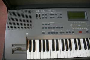 KORG iS50,   nefolosita,   in stare impecabila cu carcasa pt transport! NEGOCIABIL