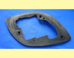 buret de la stopul din spate ford ka intre stop si caroserie