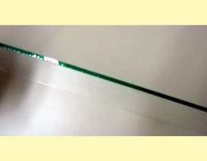 geam de sticla grosime 3mm dimensiune 24cm 34cm curat