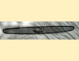 sigla ford ka grilaj fata bara plastic cu gaurele oval emblema