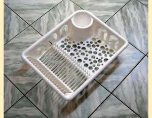 suport din plastic pentru tacamuri vesela bine organizat