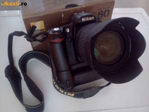 V�nd dSLR Nikon D80 plus obiectiv și grip