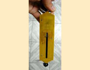 cantar mecanic de mana metalic culoare aurie arc buzunar 25kg