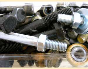 suruburi diverse dimpensiuni mari deget lungimi diferite auto