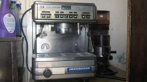 Vand aparat de cafea profesional LA CIMBALI