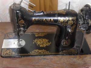 masina de cusut afrana si carti