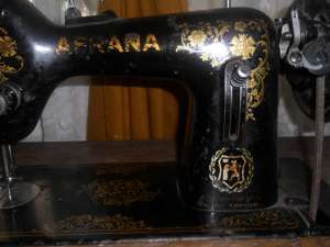 masina de cusut afrana si carti