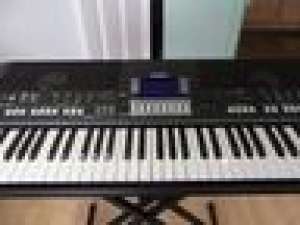 vand orga yamaha psr s550