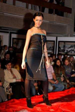 Rochie cu dantela - Colectia " Contast "