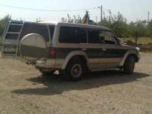 Vind Mitsubishi Pajero 4�4