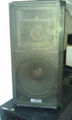 vand 2 topuri pe 3 cai 15", 8"si inalta de 100W  4 Acoustic 500E, 0722328189