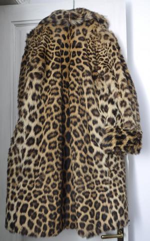 haina blana naturala leopard
