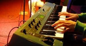 Vand Yamaha CS1X Clapa Sintetizator