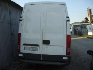 vand duba iveco 3.5 t an 2001 pret 6000e