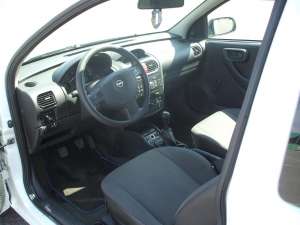 vand opel corsa diesel an 2004 cu aer conditionat pret 3500e