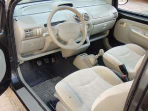 RENAULT Twingo 1.1i  / tel: 0760-467550 /